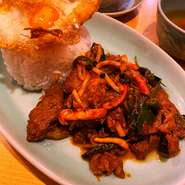 牛肉のレッドカレー炒め