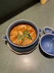 車エビの頭から出汁を取り、まろやかで濃厚なエビ味噌がきいたトムヤムナムコンです。