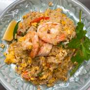 カオパットクン（タイ式エビ炒飯）