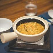 前菜3種
本日の点心1品
フカヒレと蟹肉ソースかけご飯
（3～4匹分の上海蟹肉をたっぷり使った贅沢な一品です。）
本日のデザート1品