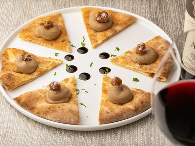 ワインにぴったりな『トスカーナ風 鶏レバーペースト クロスティーニ～イチジクのマルメラータとともに～』