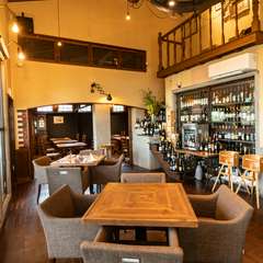 エリアによって異なる雰囲気を醸し出す、落ち着きあるインテリア