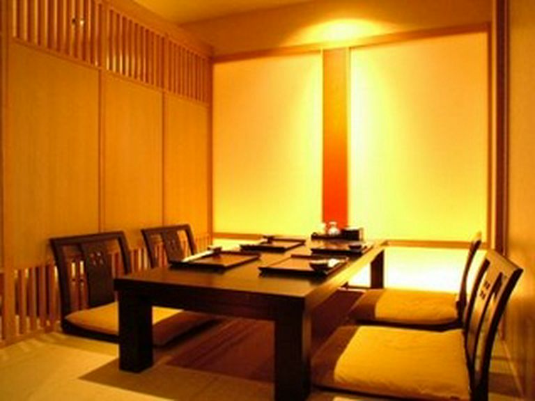 掘りごたつのお座敷個室　接待・会食に