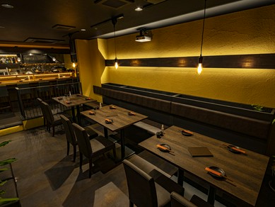 モダンな店内でゆったりくつろぎながら、癒しのひと時を過ごす