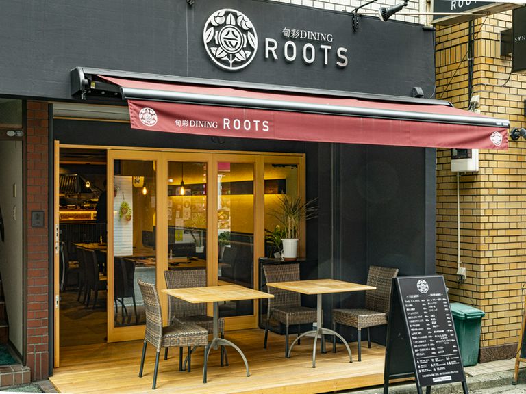 晴れた日には、テラス席でゆったりくつろぎながら過ごせる