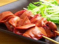 じとっこの白レバは大変希少で、100羽に一つしか取れないとも言われています。
その為、ご予約限定で入荷した場合はお出ししております

