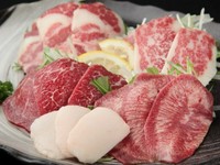 特選馬刺し盛りの付いたコース！更に、希少な和牛タン、和牛ステーキまで食べれる贅沢なコースになります。