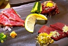 こちらのコース料理は大変希少な素材を多く使用し至極のコース料理となっております。