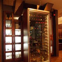 こだわりのワインは常時、数10種類がそろっています