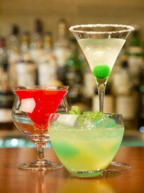 季節に合ったバラエティ豊かなカクテル