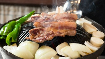 お一人様限定のジンギスカンプランです！
ビールと羊はスタッフが各テーブルに担当として付きます！