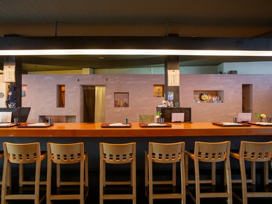 お料理に寄り添う厳選酒を取りそろえ