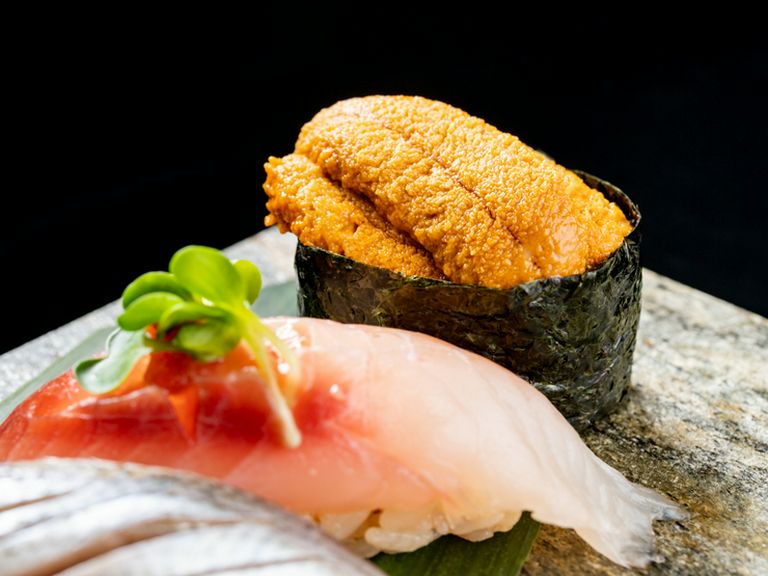 豊洲市場から仕入れた特選ネタ『国産特選うに』