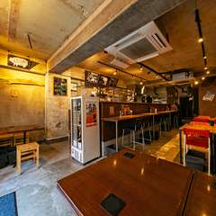 子どもを連れた家族にとっても、使い勝手の良いバル