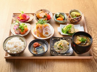 心も満たされる贅沢膳『一汁九彩膳』