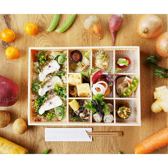 人気のお膳をご自宅でも！『一汁九彩鯛めし弁当』