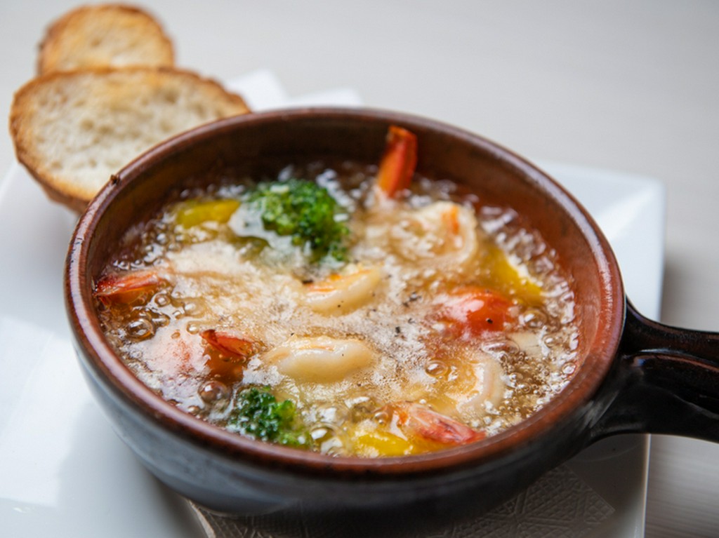 プリプリ海老に大満足！『海老のアヒージョ』