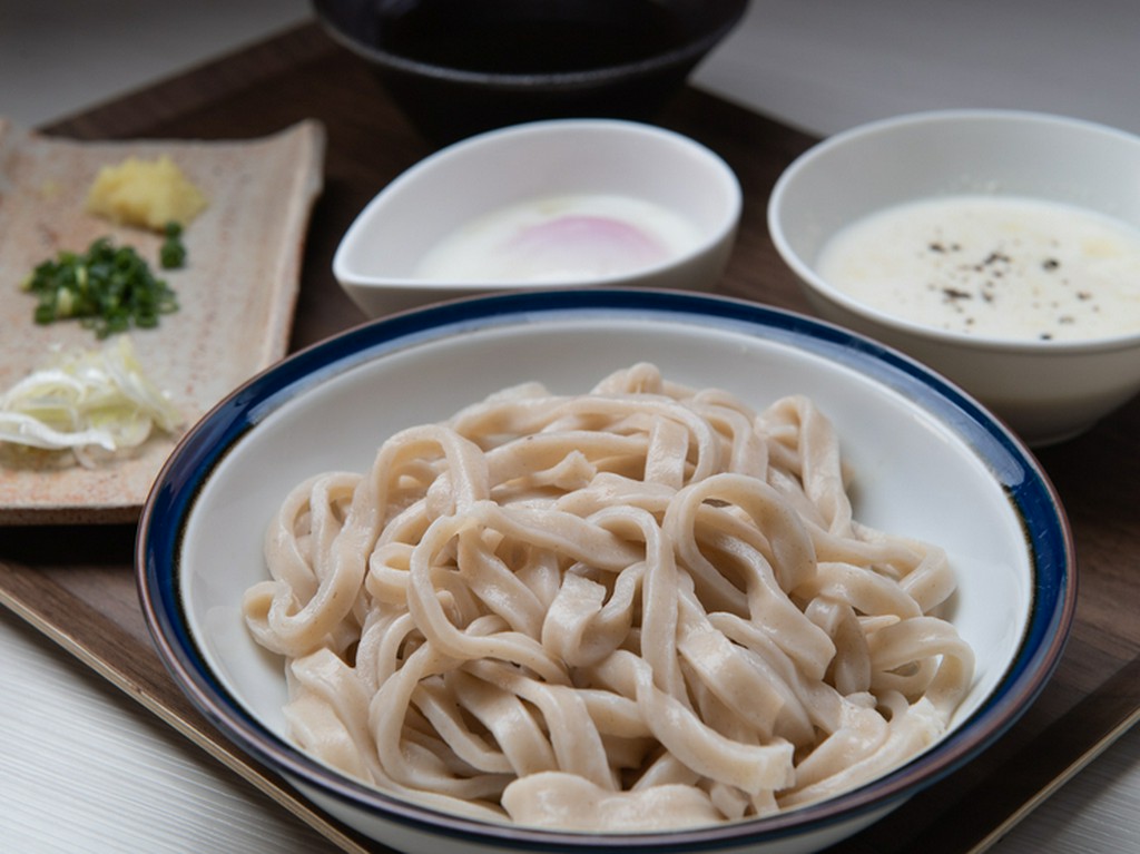 Wのつゆでクセになる！『W氏家うどん』