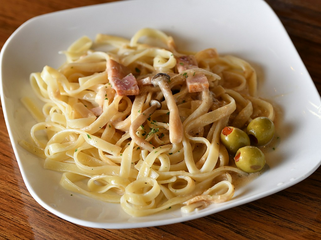 生パスタ ポルチーニクリーム