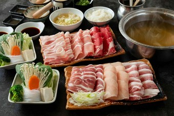 元祖しゃぶしゃぶ食べ放題の『銀座しゃぶ通』だからこそ出来る最高にお得なコースです。
