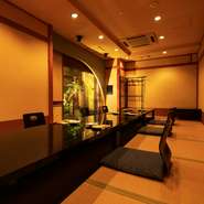 凜とした空気感が漂う店内は、和の中にモダンさが光る上質な空間。記念日や誕生日などの特別な日の食事に、大切な人と共に訪れてみてはいかがでしょう。
