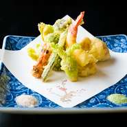 天然車海老1本・山菜2点・くわい1ケ・ふぐの白子1ケ