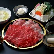 料理長が厳選した各種お肉と黒毛和牛をご用意。ほか、沖縄県産キビまる豚、合鴨、鶏肉、牛タンなど、様々なお肉をしゃぶしゃぶで美味しく召し上がれます。