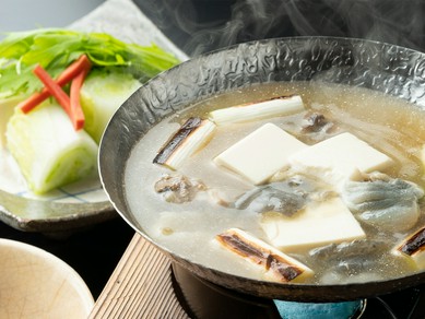 素材本来の旨みを閉じ込めただしが魅力『すっぽん鍋』