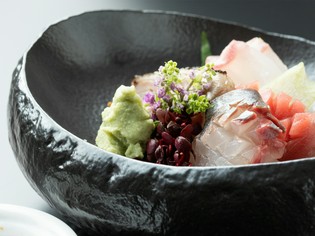 確かな目利きで選び抜かれた、新鮮な魚介を堪能