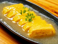 優しい味わいが全身に染み渡る『みぞれ餡だし巻き』