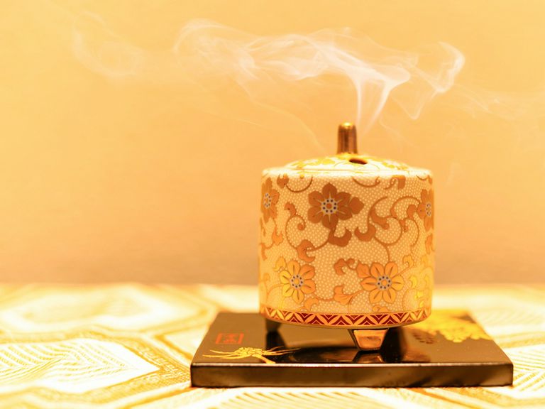 扉を開けた瞬間から始まる演出。微かな香りが鼻孔をくすぐる