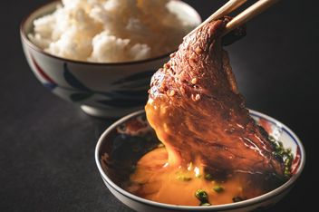 야키니쿠 요로즈