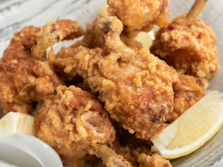 あっという間に食べつくす『手羽チューリップから揚げ 豪快盛り（12本）』