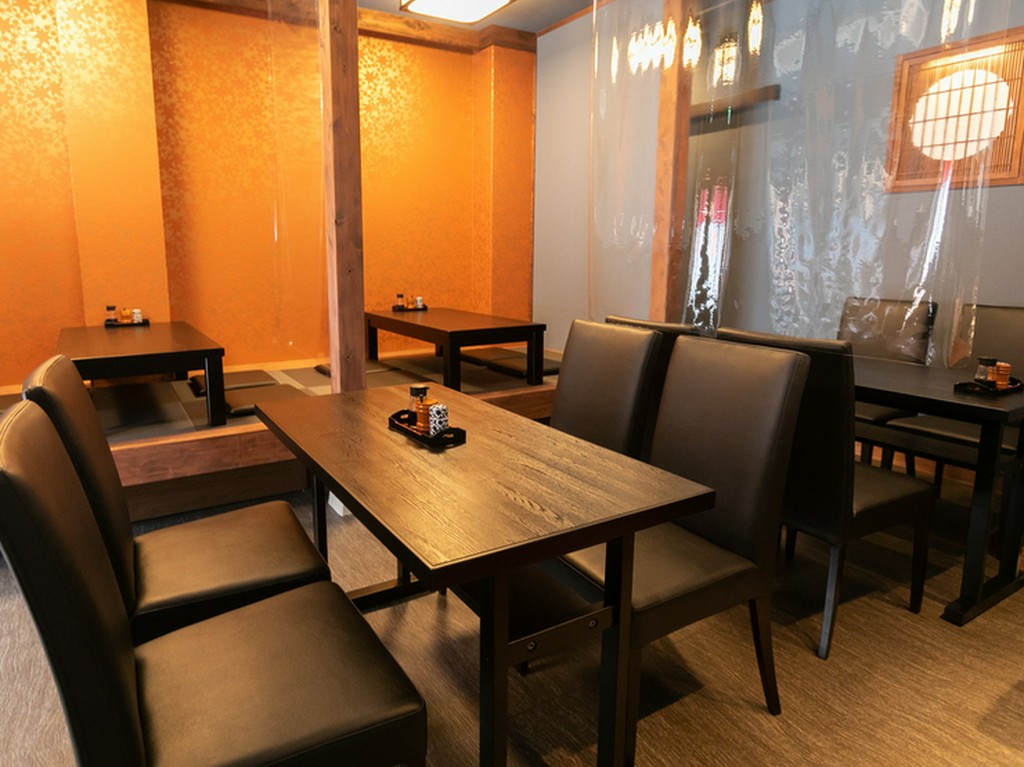 楽しい食時間へと誘う、落ち着いた和の空間