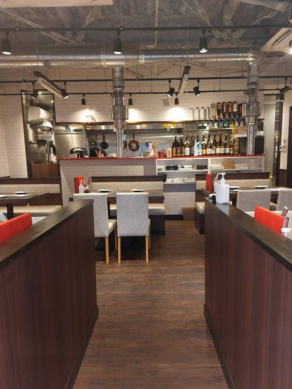 臨場感あるオープンキッチン