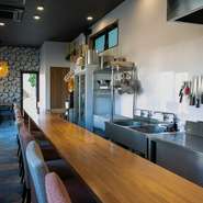 仕事終わりにちょっと利用しても良し、休日のディナーでゆっくり過ごしても良し。二人の時間を満喫しましょう。色彩を抑えたセンスの良いスタイルは、デートにもピッタリ。