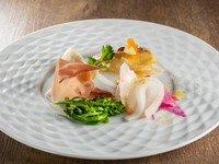 その日のオススメをふんだんに盛り込みます。