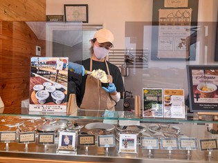 イタリア製ジェラートマシンで心をこめてつくる極上ジェラートを