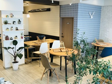 スタッフは手袋マスク着用お客様は手洗い消毒の協力を要請