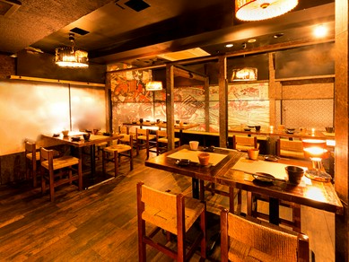 大人数での宴会にも使える、開放的な掘りごたつ席