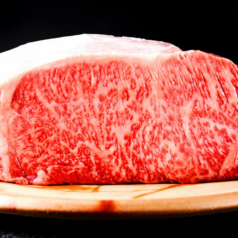 《肉質に一切妥協なし》この道25年のオーナーが選ぶ黒毛和牛