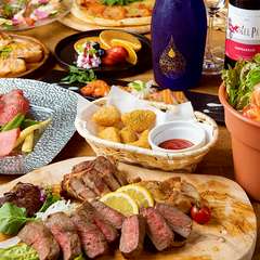 オシャレな肉バルで自慢の肉料理の祭典をお楽しみください
