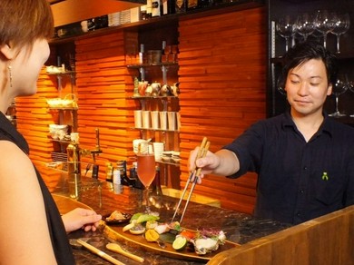 四名様よりの贅沢な空間を貸し切り営業させて頂きます