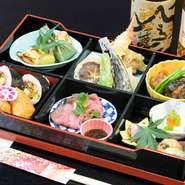 法事や祝事などで用意される『会席弁当』。値段に応じて使用する食材が変わります。アレルギーなどにも対応してもらえるので、予約時は気軽に相談を。