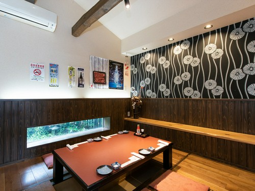 ゆったりくつろげる、落ち着いた個室