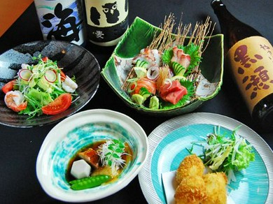 大人気！昼網で捕れたてのお造り盛り合わせが付いた、創作会席コース。２時間飲み放題付き5000円ぽっきり！