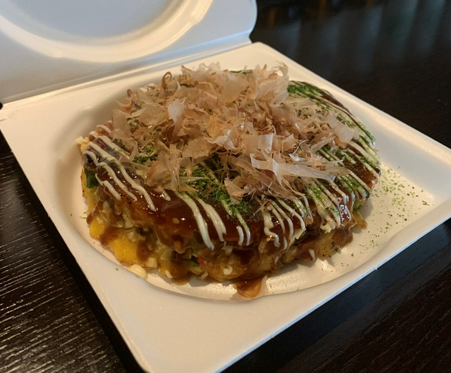 お好み焼きのテイクアウトも承っております