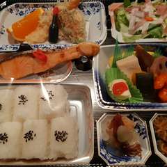 幕の内弁当　1080円