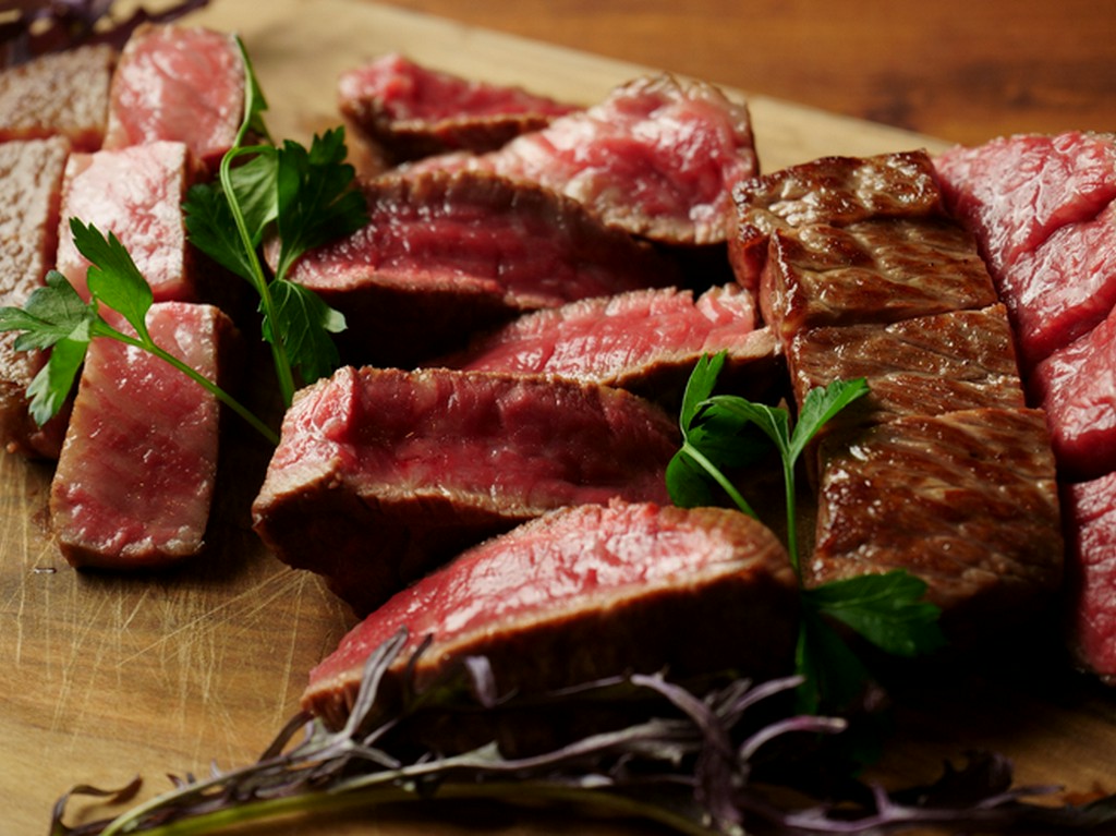 総重量約240gとボリュームたっぷりな『肉師の和牛盛』