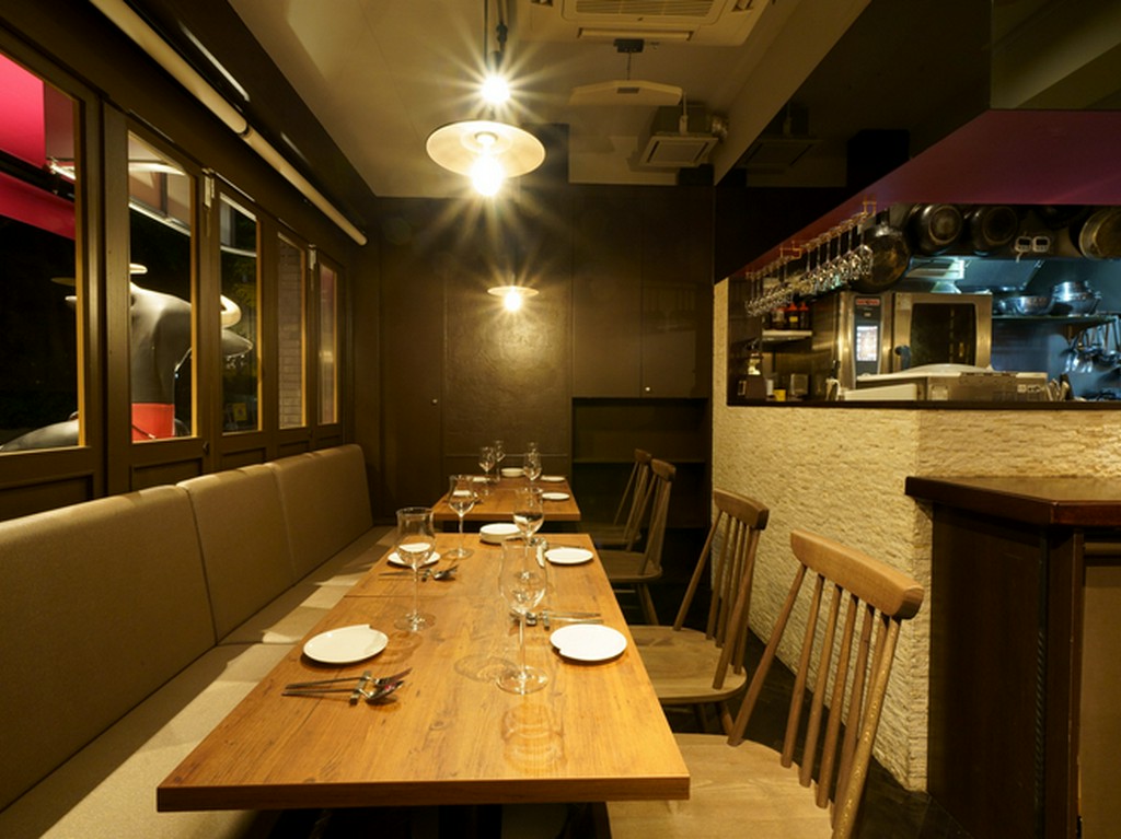 座り心地の良いソファー席も完備。まったりくつろげる